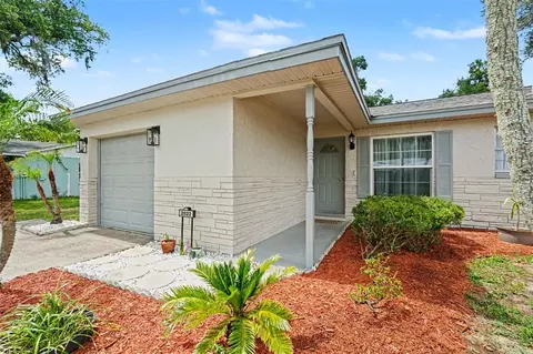 Exterior - 2022 Lance Ct, Dover, FL 33527 photo 2 of 8