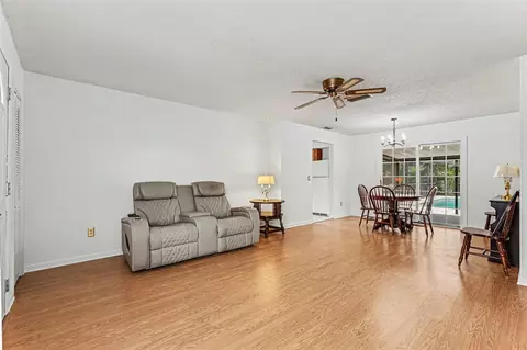 Living - 2022 Lance Ct, Dover, FL 33527 photo 3 of 4
