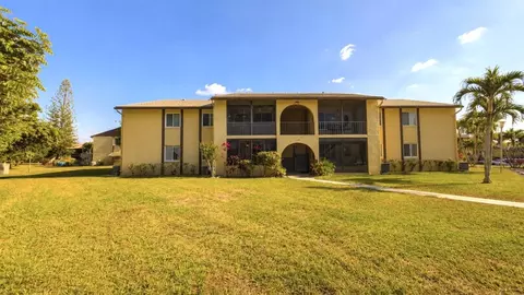 328 Pine Ridge Cir #C1, Greenacres, FL 33463