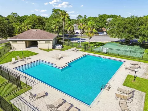Exterior - 8718 Sandy Plains Dr, Riverview, FL 33578 photo 13 of 15