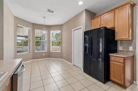 Kitchen - 8718 Sandy Plains Dr, Riverview, FL 33578 photo 2 of 5