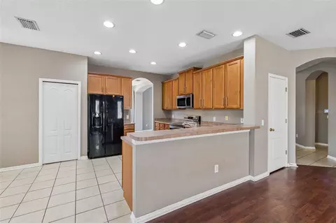 Kitchen - 8718 Sandy Plains Dr, Riverview, FL 33578 photo 5 of 5
