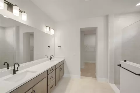 Bath - 10665 Crescent Creek Xing, Parrish, FL 34219 photo 1 of 1