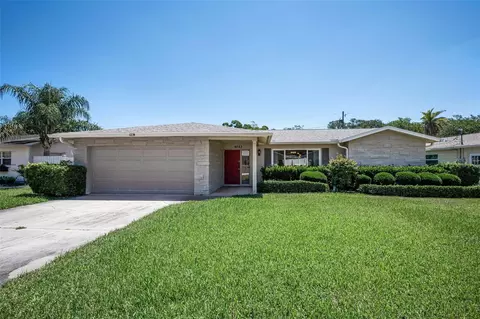 9083 Briarwood Dr, Seminole, FL 33772