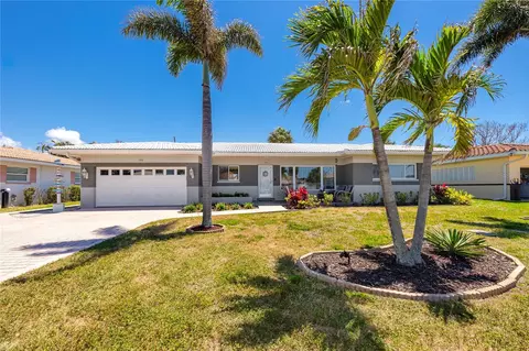 106 19th St, Belleair Beach, FL 33786