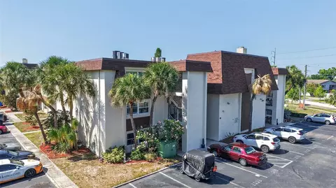 6370 1st St N #202, Saint Petersburg, FL 33702