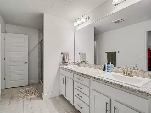 Bath - 16137 61st Ln E, Parrish, FL 34219 photo 3 of 5