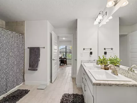 Bath - 16137 61st Ln E, Parrish, FL 34219 photo 4 of 5