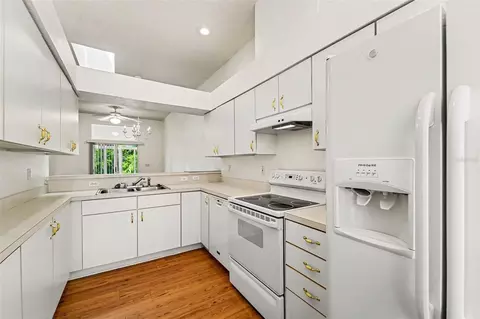Kitchen - 12514 Hollybrook Ln, Hudson, FL 34669 photo 3 of 3