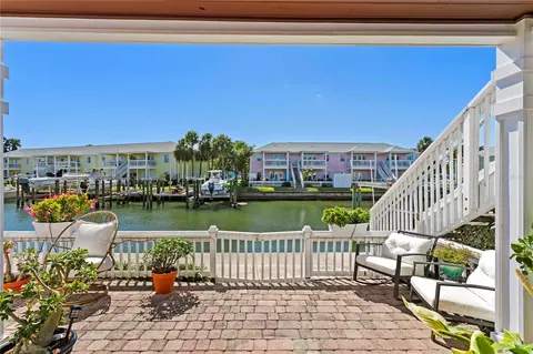 5175 Coquina Key Dr SE #A, Saint Petersburg, FL 33705