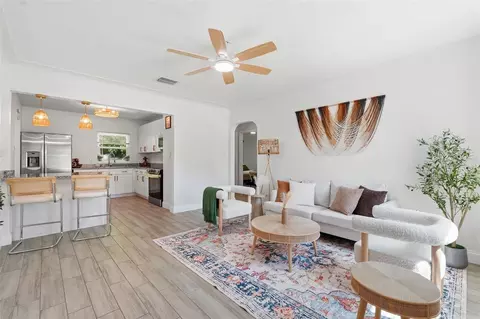 2855 Valencia Way S, Saint Petersburg, FL 33705