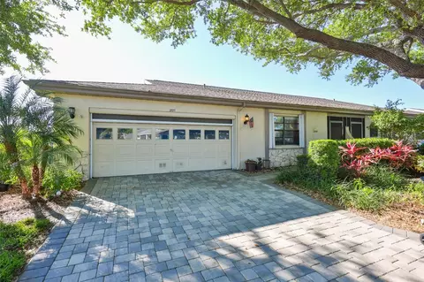 2611 Lancaster Dr #33, Sun City Center, FL 33573