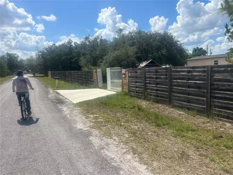 4 Eden Cemetery Rd, Frostproof, FL 33843