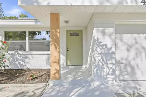 4720 Mohegan Rd, Saint Petersburg, FL 33708
