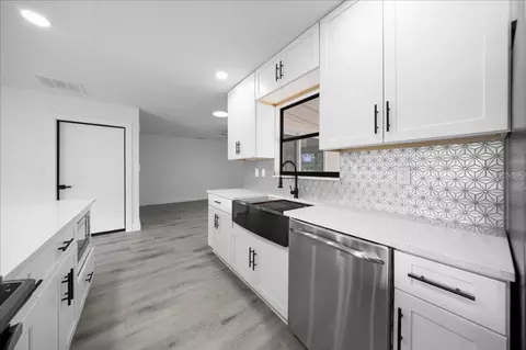 Kitchen - 59 Silver Pl, Ocala, FL 34472 photo 2 of 4