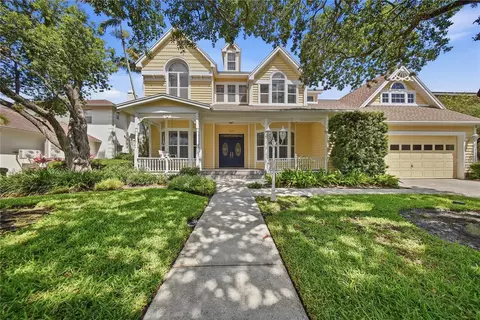 833 Marco Dr NE, Saint Petersburg, FL 33702