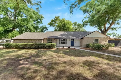 2207 Parkwood Dr, Valrico, FL 33594
