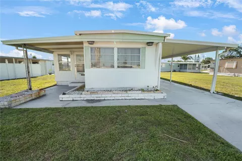 10921 London Dr, Port Richey, FL 34668