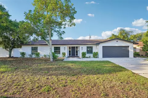 13700 86th Ave, Seminole, FL 33776