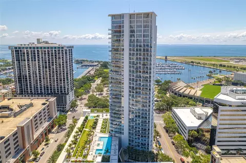 175 1st St S #1204, Saint Petersburg, FL 33701