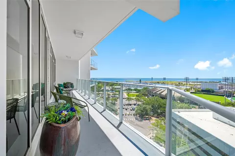 175 1st St S #1204, Saint Petersburg, FL 33701