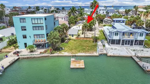 201 90th Ave, Treasure Island, FL 33706