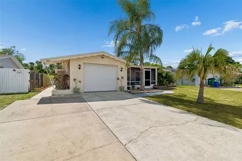 1853 Dartmouth Dr, Holiday, FL 34691