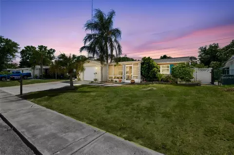 1853 Dartmouth Dr, Holiday, FL 34691
