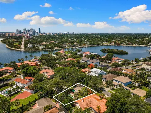 135 Aranda St NE, Saint Petersburg, FL 33704