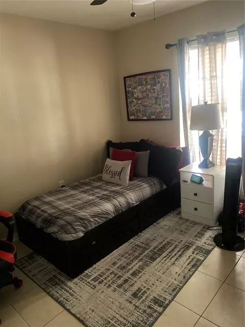 Bedroom - 10328 Summerview Cir, Riverview, FL 33578 photo 4 of 6