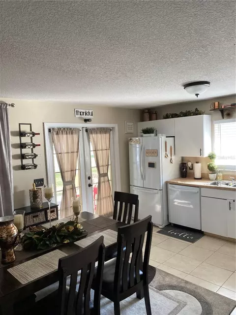 Kitchen - 10328 Summerview Cir, Riverview, FL 33578 photo 5 of 5