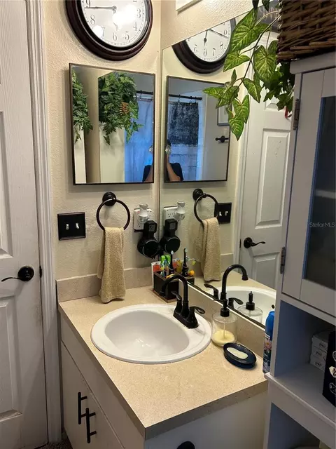 Bath - 10328 Summerview Cir, Riverview, FL 33578 photo 2 of 4