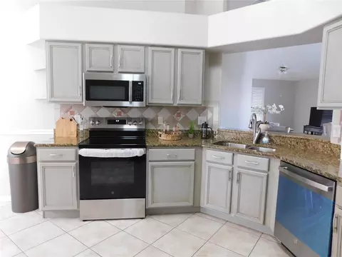 Kitchen - 30600 Nickerson Loop, Wesley Chapel, FL 33543 photo 4 of 7