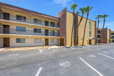 4435 1st St NE #104, Saint Petersburg, FL 33703