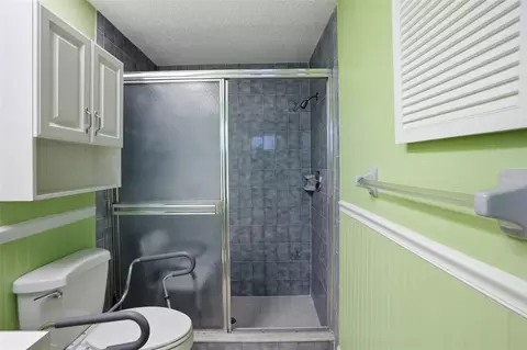 Bath - 136 Waterfall Dr, Spring Hill, FL 34608 photo 2 of 3