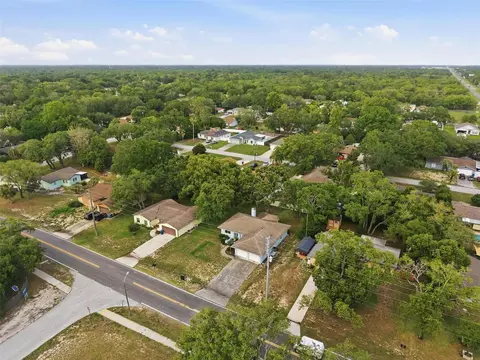 View/Area - 136 Waterfall Dr, Spring Hill, FL 34608 photo 7 of 10