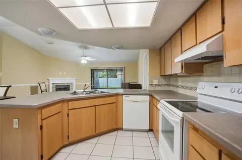 Kitchen - 136 Waterfall Dr, Spring Hill, FL 34608 photo 3 of 7