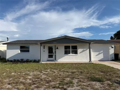 7220 Fox Hollow Dr, Port Richey, FL 34668