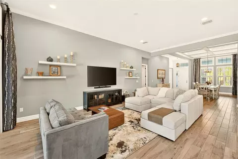 Living - 6951 Crestpoint Dr, Apollo Beach, FL 33572 photo 2 of 6