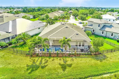 View/Area - 6951 Crestpoint Dr, Apollo Beach, FL 33572 photo 3 of 7