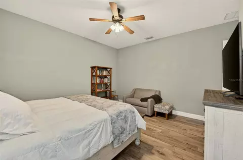 Bedroom - 6951 Crestpoint Dr, Apollo Beach, FL 33572 photo 6 of 8