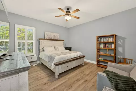 Bedroom - 6951 Crestpoint Dr, Apollo Beach, FL 33572 photo 4 of 8