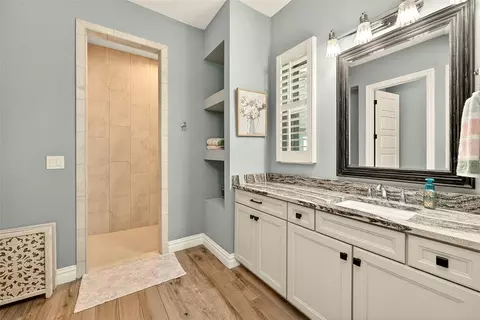 Bath - 6951 Crestpoint Dr, Apollo Beach, FL 33572 photo 3 of 4