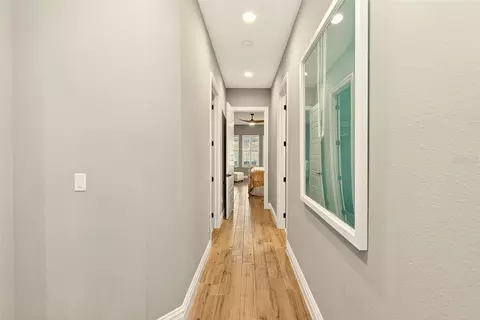Entry Way - 6951 Crestpoint Dr, Apollo Beach, FL 33572 photo 3 of 3