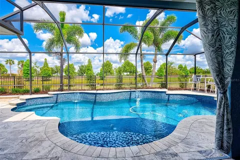 Exterior - 6951 Crestpoint Dr, Apollo Beach, FL 33572 photo 9 of 16