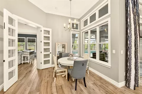 Dining - 6951 Crestpoint Dr, Apollo Beach, FL 33572 photo 4 of 4