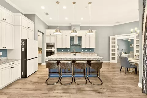 Kitchen - 6951 Crestpoint Dr, Apollo Beach, FL 33572 photo 2 of 8