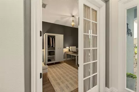 Entry Way - 6951 Crestpoint Dr, Apollo Beach, FL 33572 photo 2 of 3