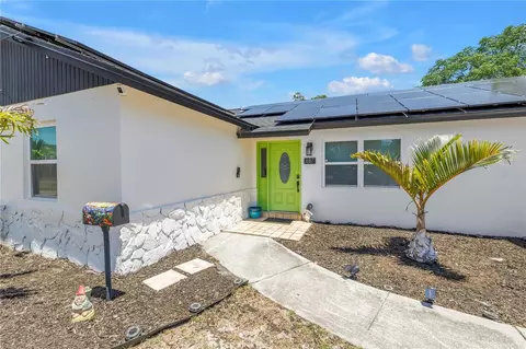 687 Jasmine Way S, Saint Petersburg, FL 33705