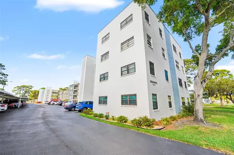 5980 80th St N #303, Saint Petersburg, FL 33709